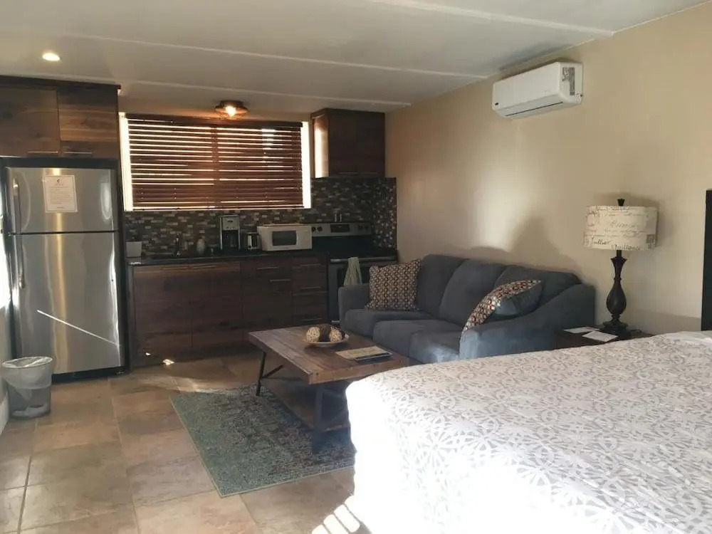 The Flagstone Boutique Inn & Suites