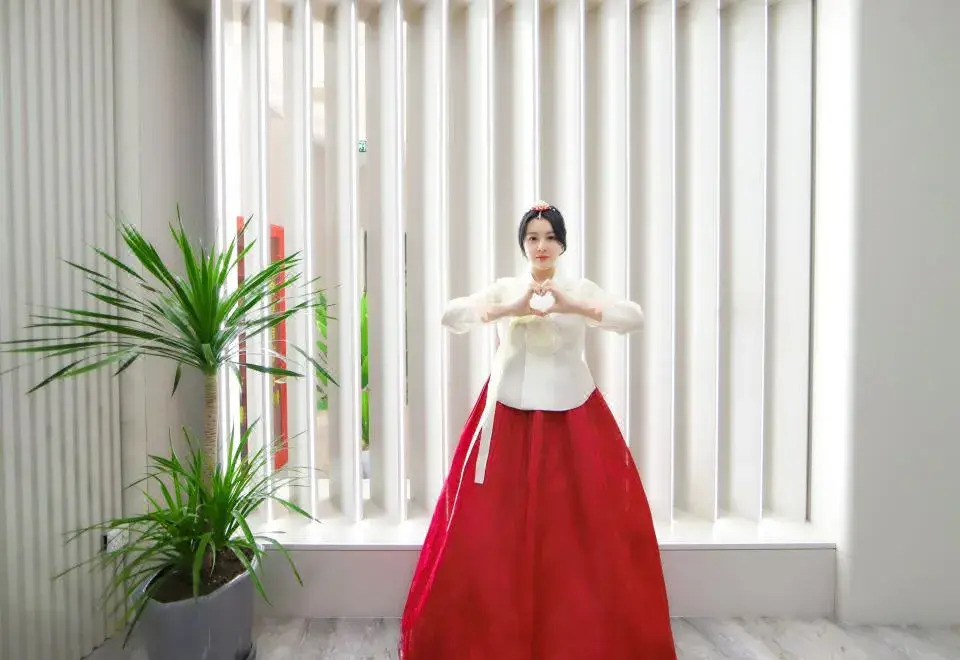 Holiday Inn Golden Hyatt (Yanji Yanbian University Department Store)