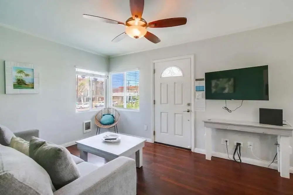 Manhattan Shores 1B