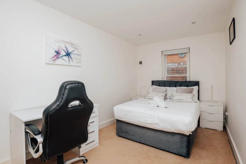 Henley Town Centre With Parking - From 110 Per Night