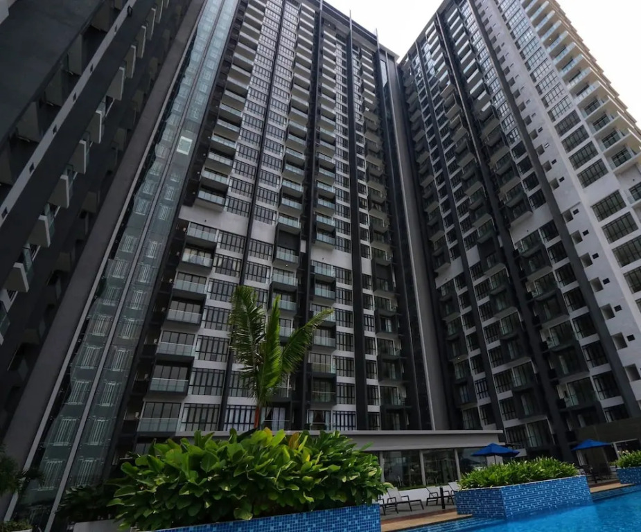 D'Pristine Medini by Stayrene