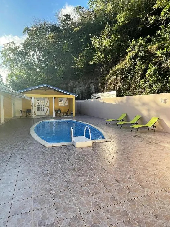 Appartement d'une chambre avec piscine partagee jardin clos et wifi a Le Gosier a 8 km de la plage