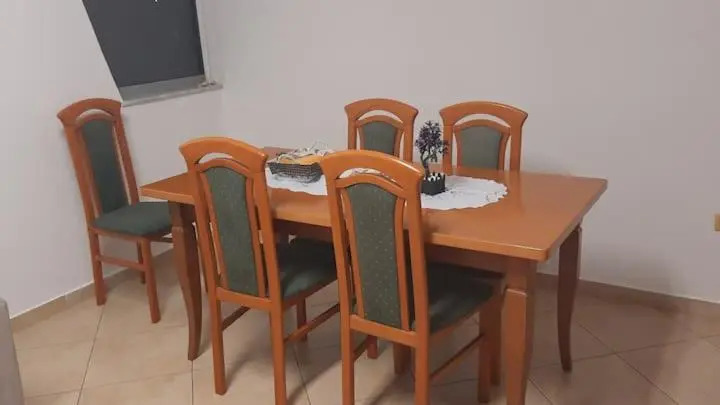 Mia's lovely two bedroom apartment