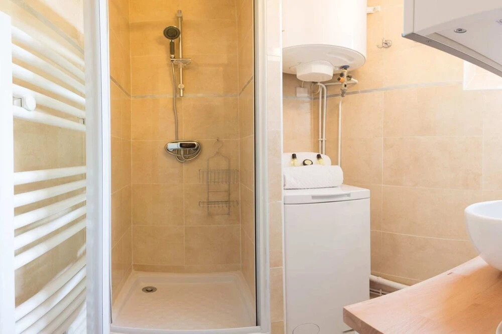 Vibrant Studio for 4 Near Gare de L'est