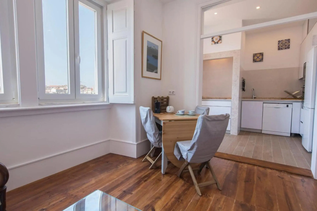 LovelyStay - Comfortable apartment with river views