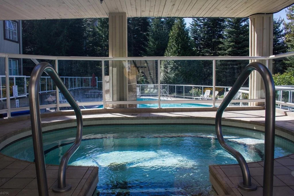 Hot tub | Steps to Blackcomb | Free parking