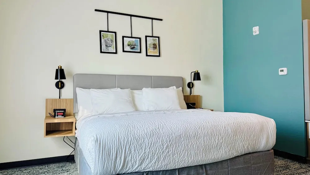Sleep Inn & Suites