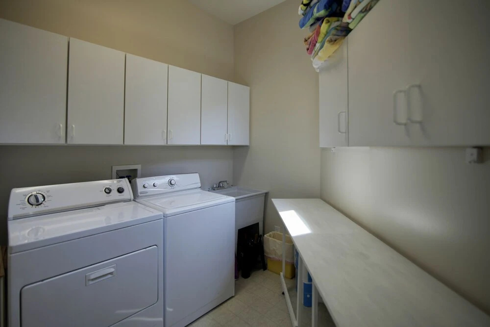 2385bufs 4 Bedroom Home