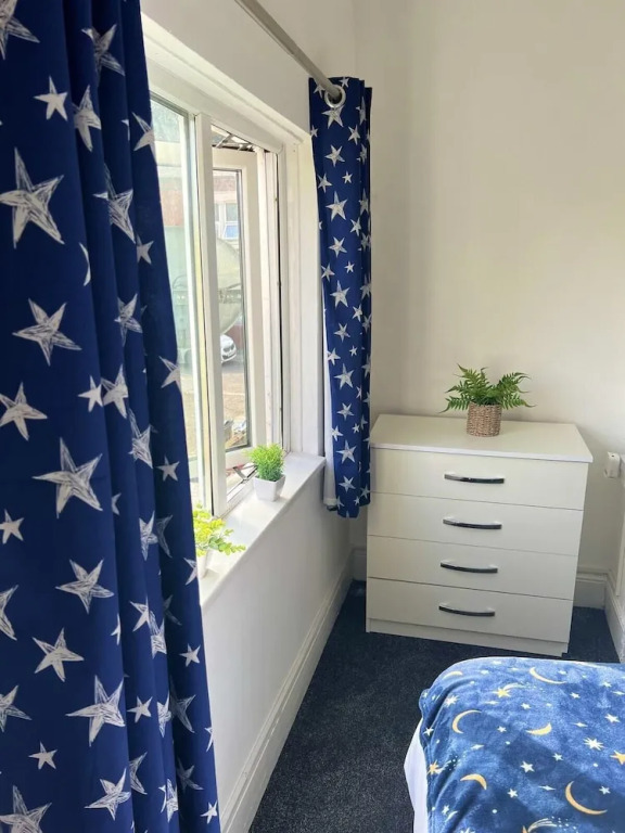 Birmingham Blissful Retreat - 4 Bedroom