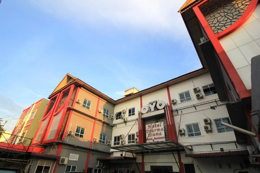 OYO 717 Hotel Dharma Utama Syariah