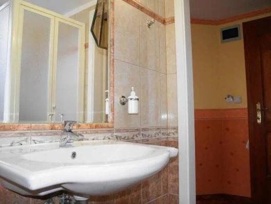 Tinódi Hotel és Étterem