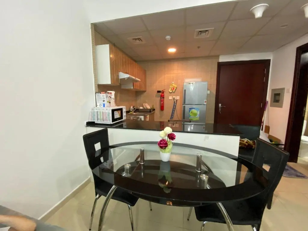 Lovely 1-bedroom Apt with free Parking on premises