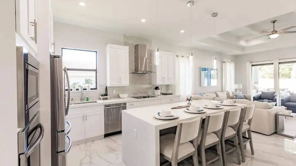 Brisa del Mar by Avantstay 4BR Coastal-modern Retreat + Private Pool + Outdoor Dining Walk to the Gulf + Mercato Minutes Away