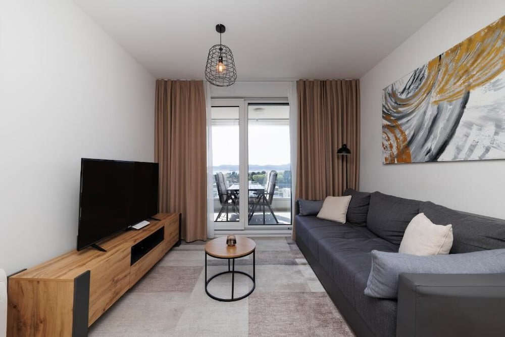 365 Sunsets Apartment by Belmont Realty