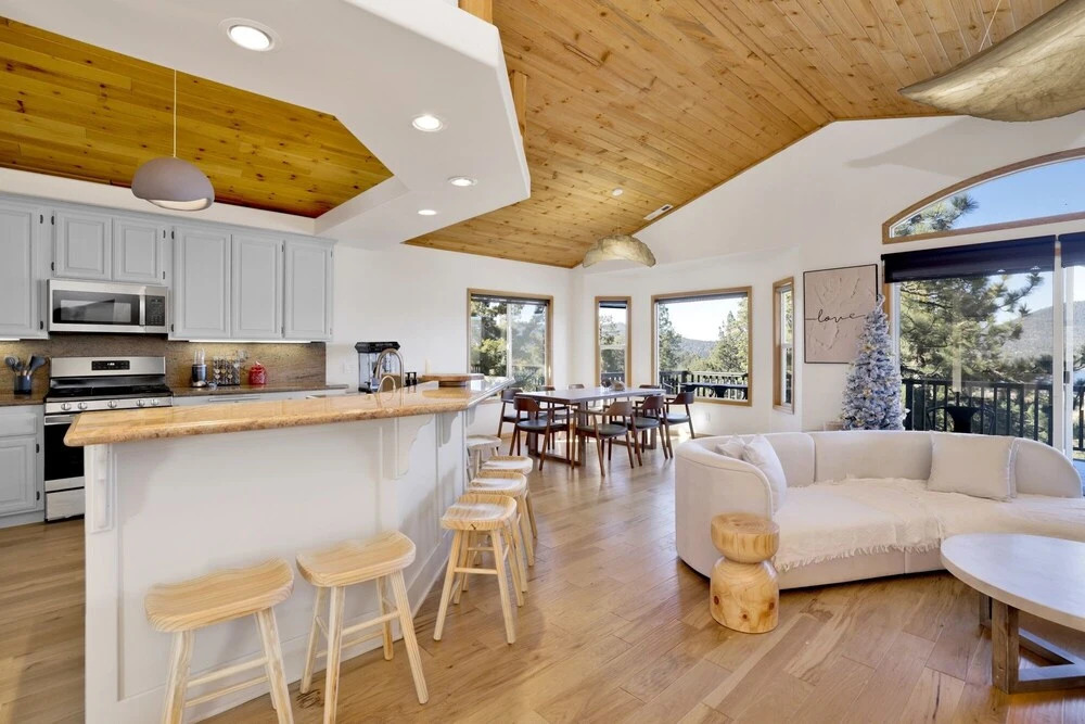 2196-sunburst Lakeview Chalet 4 Bedroom Home by Redawning
