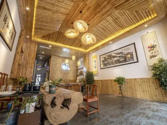 Zhenyuan Xurun Shanju River View Homestay (Zhenjiangge)