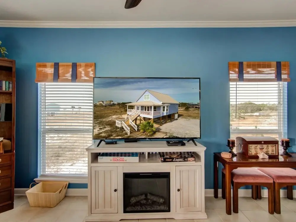 Spacious Family-Friendly House Near the Beach