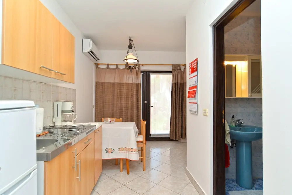 Apartment 1925