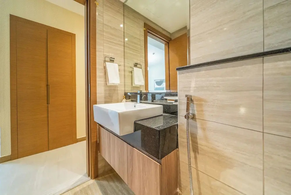 Impressive 2BR Apt with Premium