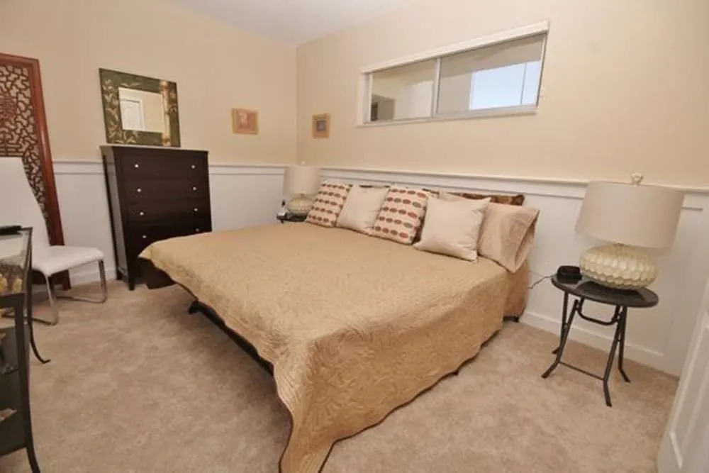 Golden Arms 610 Apartment 2