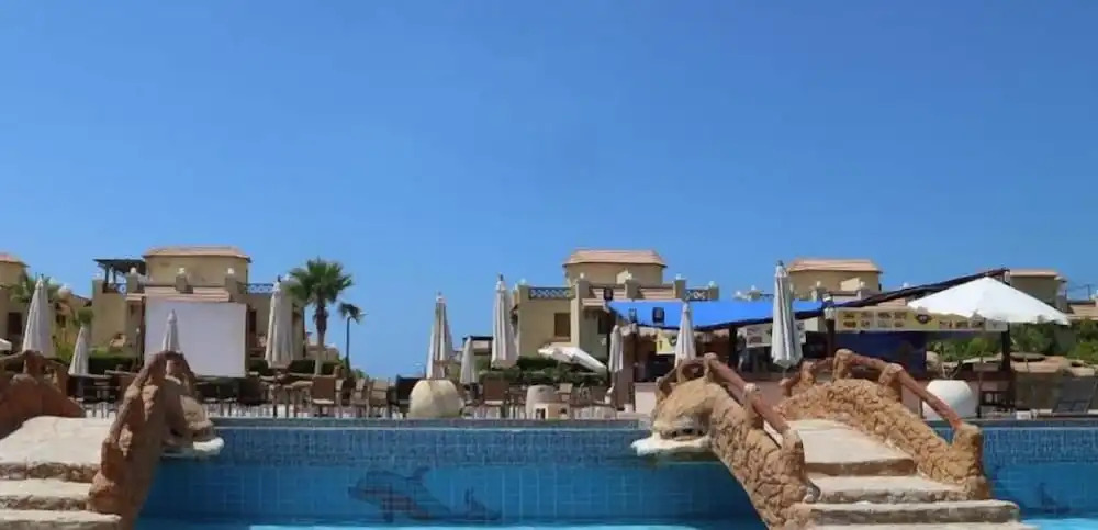 luxury pool View 2 bed chalet Golf porto Alamein شاليه فندقي جولف بورتو العلمين