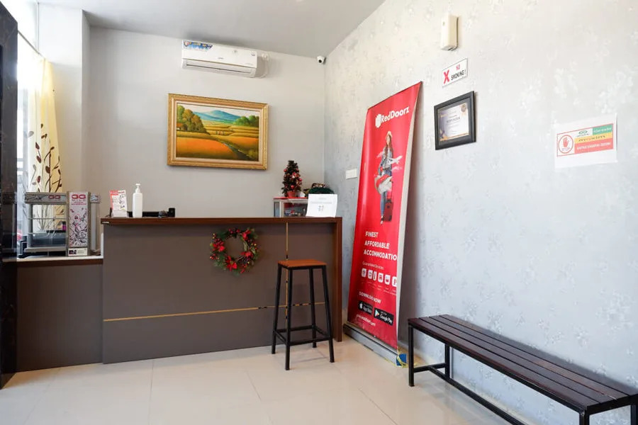 RedDoorz @ Jalan Adiyaksa Panakkukang