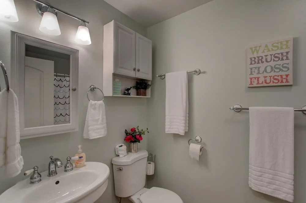 Ferns & Frogs Forest Hale 3 Bedroom Home by RedAwning