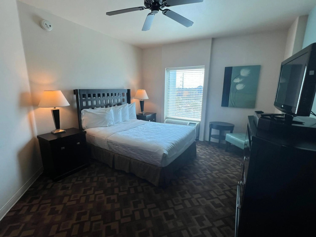 Sunchase Inn & Suites