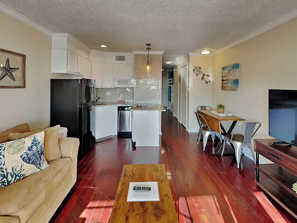 Casa Del Mar 350-front Facing