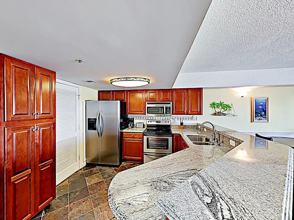 New Listing! Oceanfront Condo W/ Pools & Hot Tubs Condo