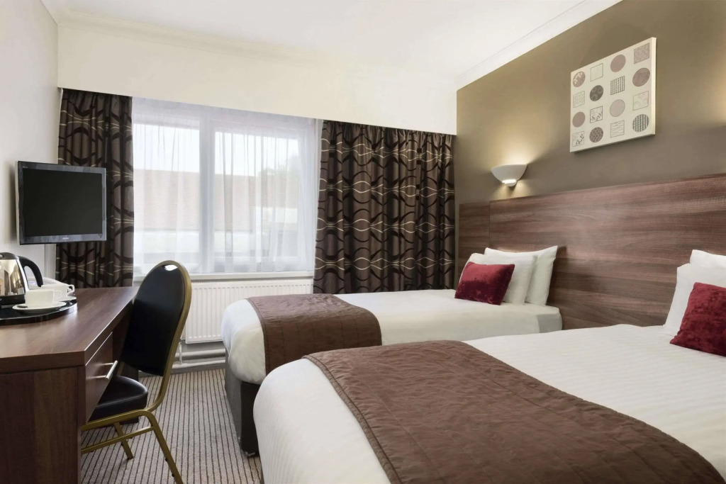 Riverside Hotel