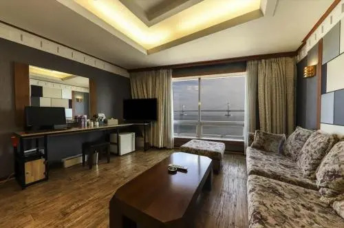 Bridge Hotel
