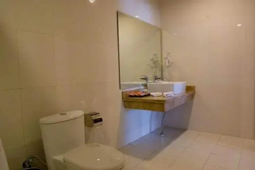 Niaochao Commercial Hotel