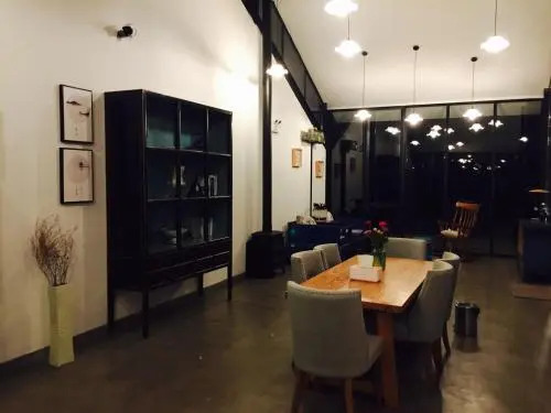 Black Jewels Inn