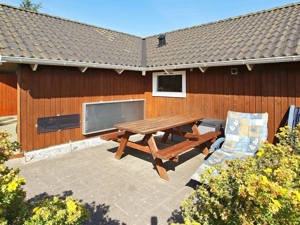 Cosy Holiday Home in Hemmet Near Sea