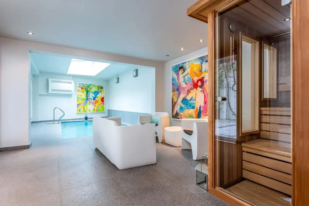 Villa Euphrosina boutique verblijf met verwarmd zwembad, sauna, vlakbij het strand van Oostende