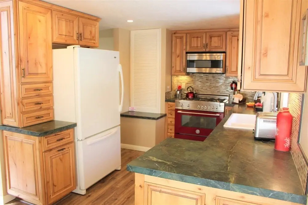 Edgewater 19