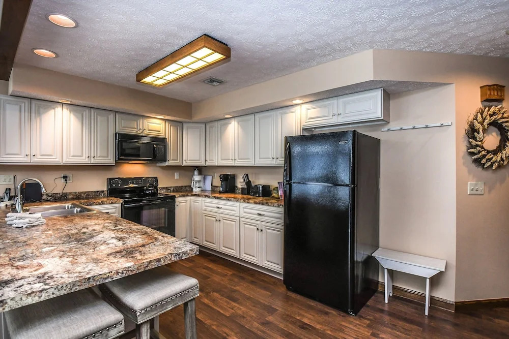 Glendale Shores 2 Bedroom Townhome #20
