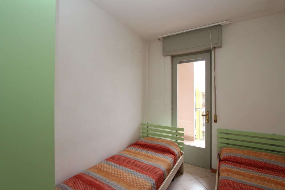Colorful Apartment With sea View
