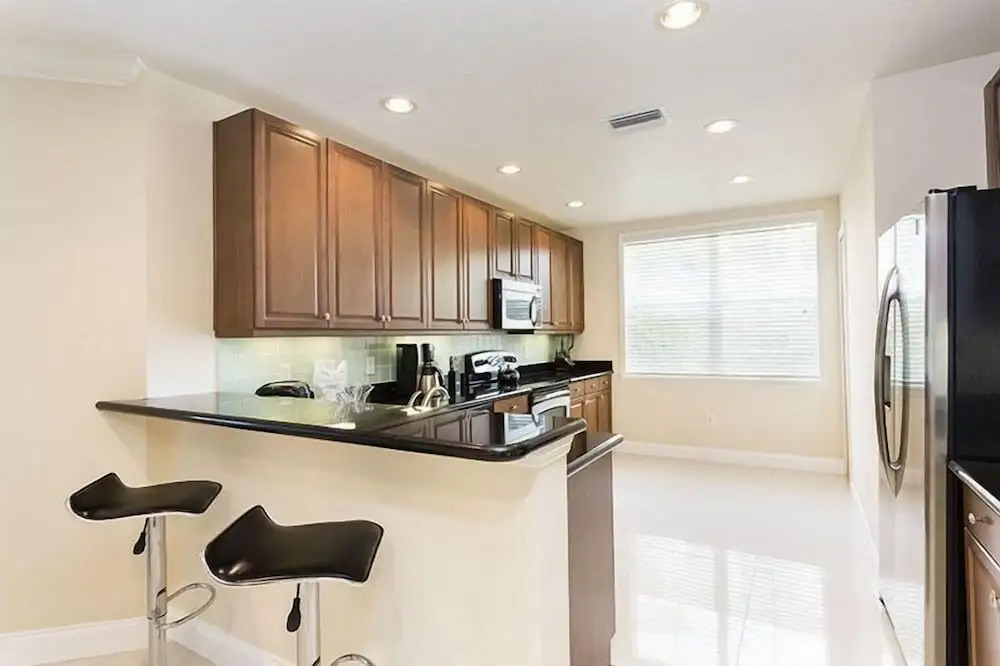 Condo Contemporary 3 Bedroom Reunion