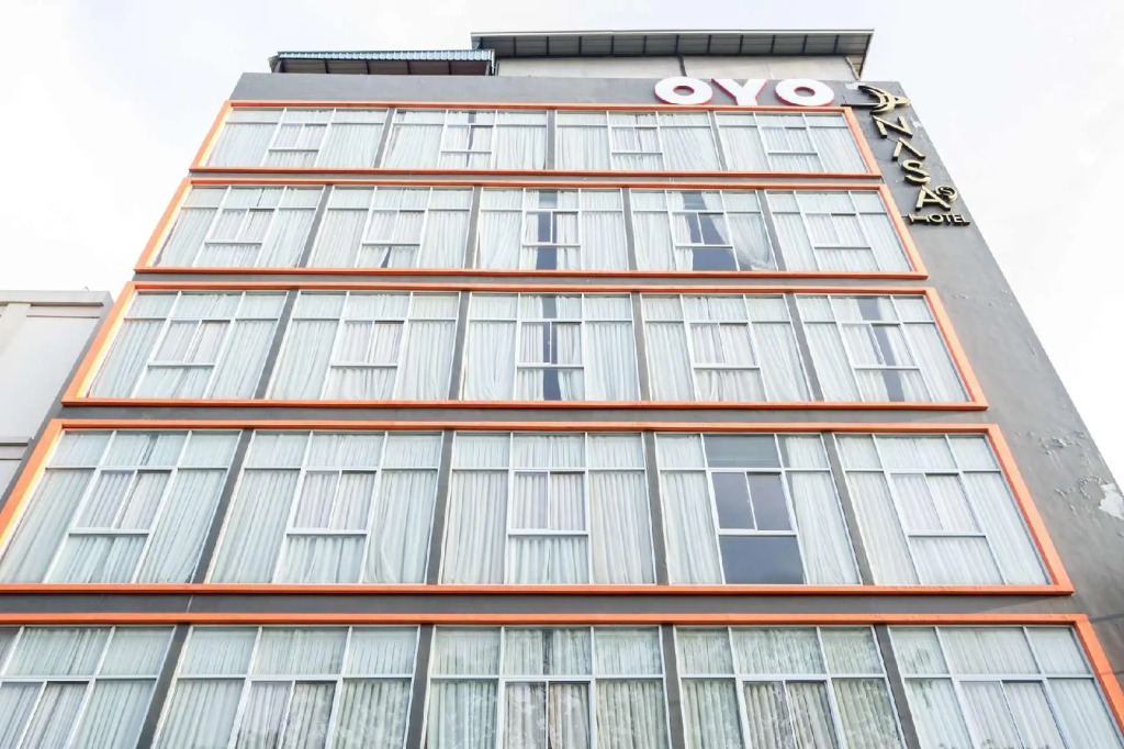 OYO 676 Nasa Hotel