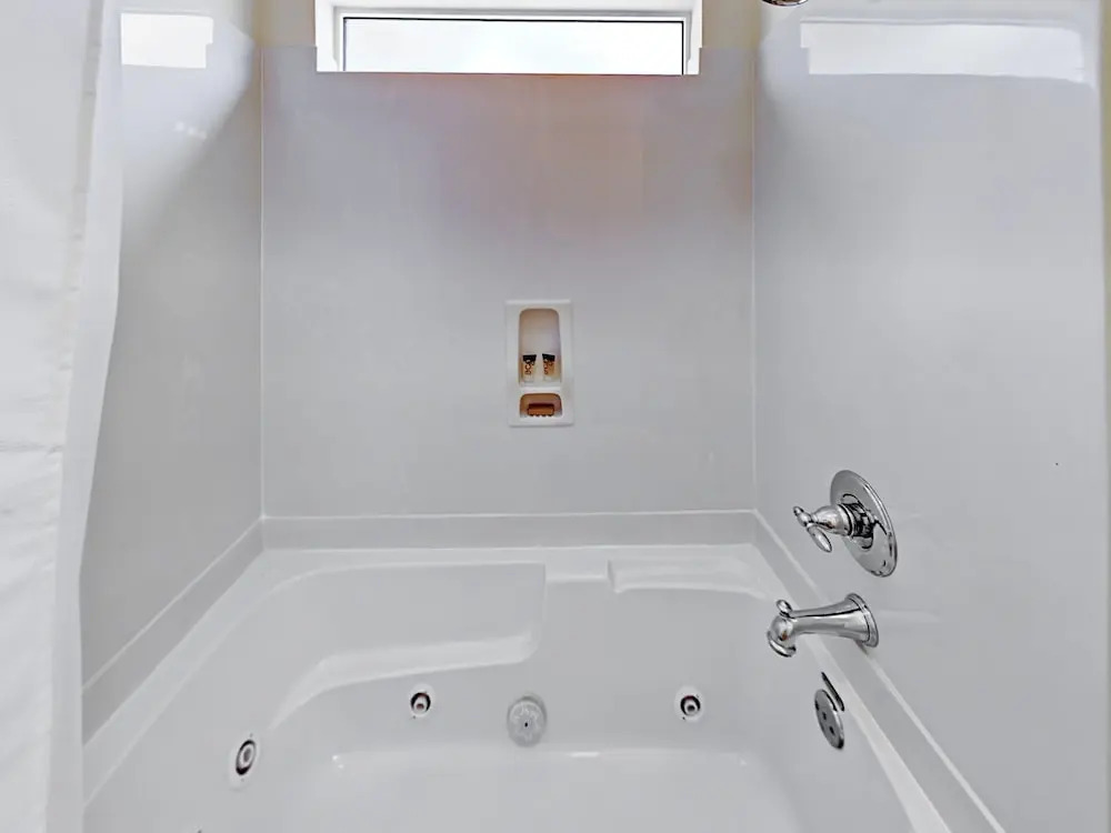 4br W/ Private Pool - Near Beach 4 Bedroom Home