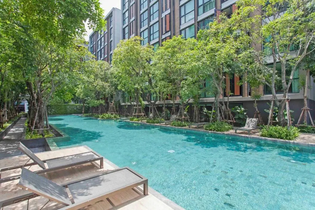 Condo NearBTS Bigpool Gym FastWifi Checkin24h 02