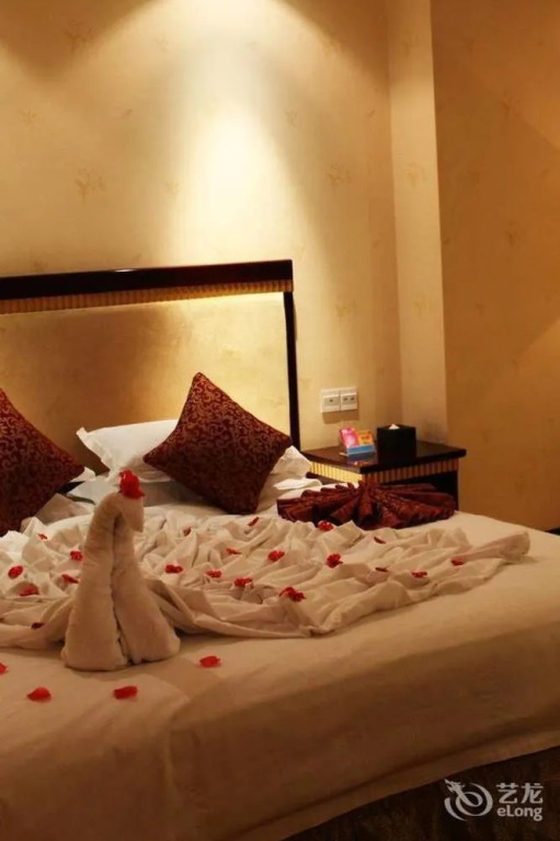 Fengsheng Zhongzhou Business Hotel
