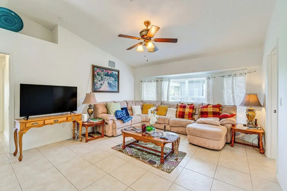 Port Charlotte Home ~ 3 Mi to Beach & Harbor!