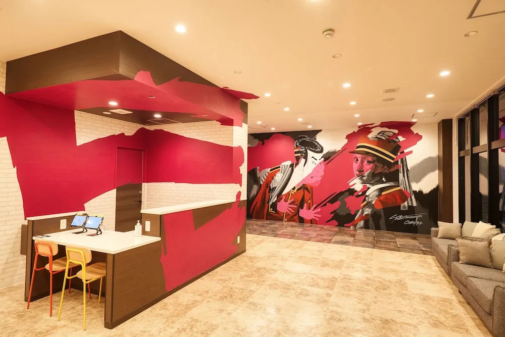 New Normal Hotel in NAMINOUE ニューノーマルホテルイン波の上