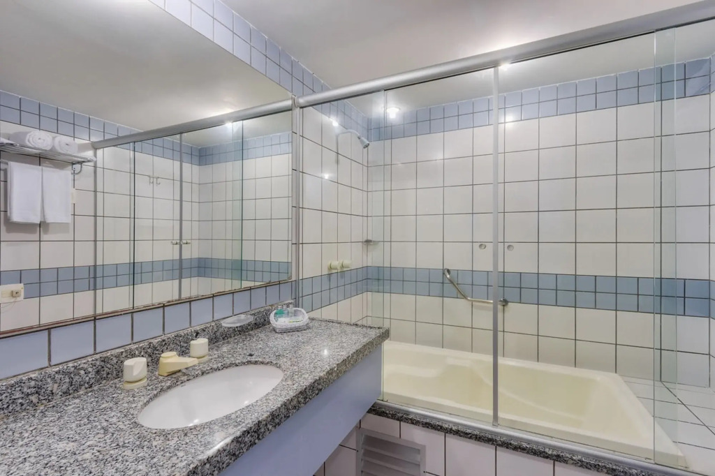 Iate Plaza Hotel