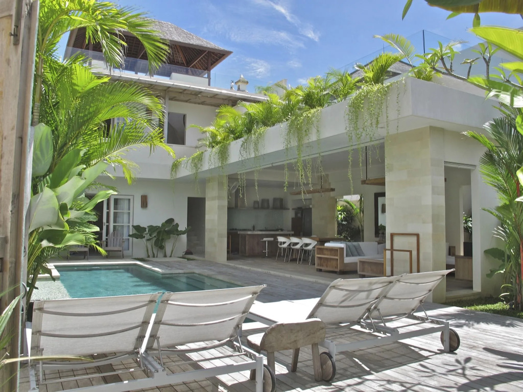Villa Pantai Indah