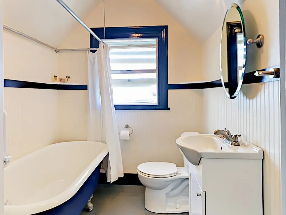 1028 Avenue M 1/2 Home 3 Bedrooms 2 Bathrooms Home