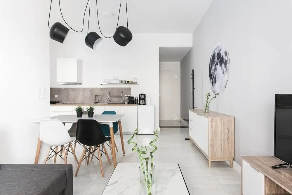 Stunning Renovation In Plaka For 4Guests